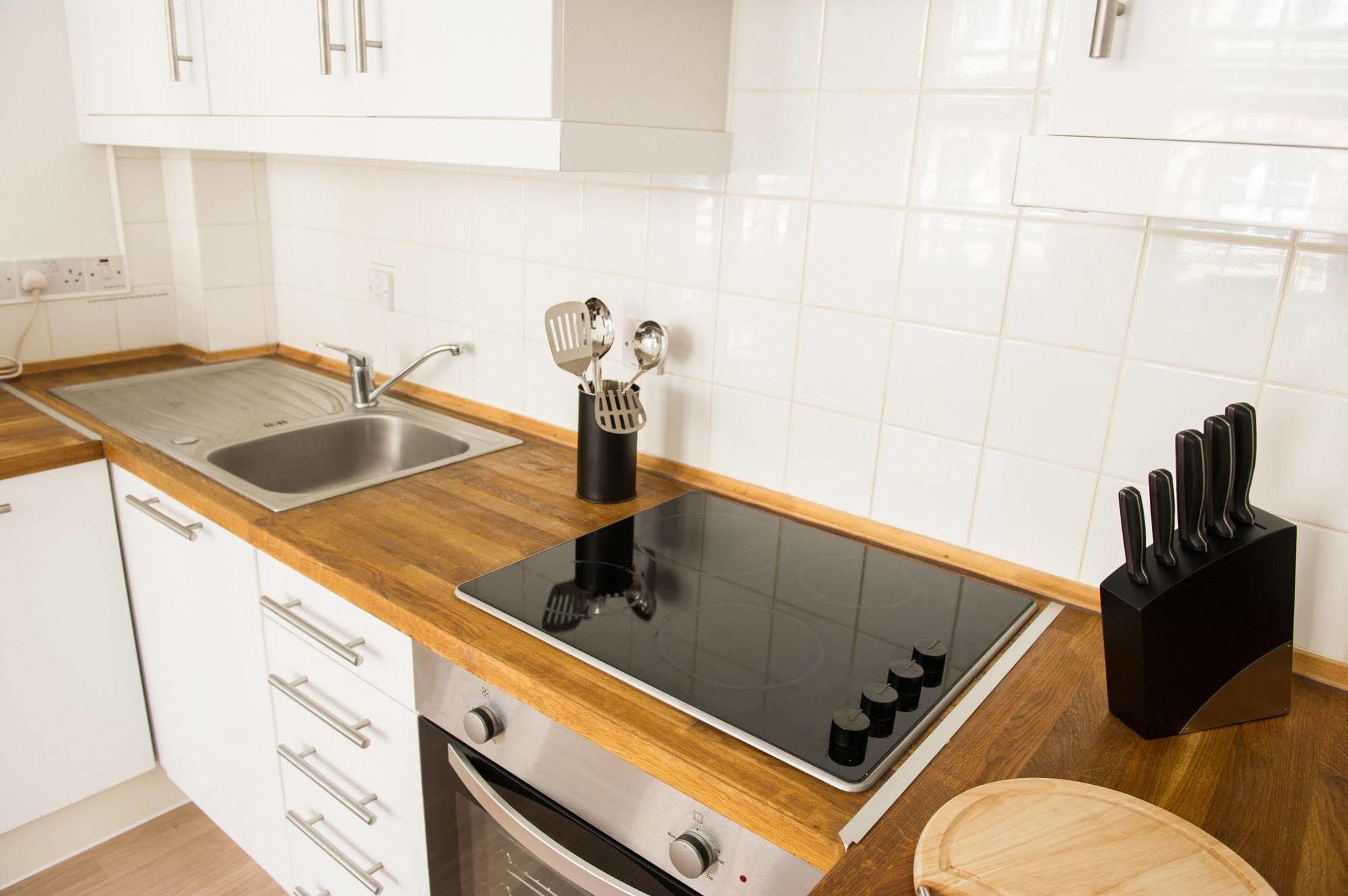 West End One Apartments Лондон Екстер'єр фото